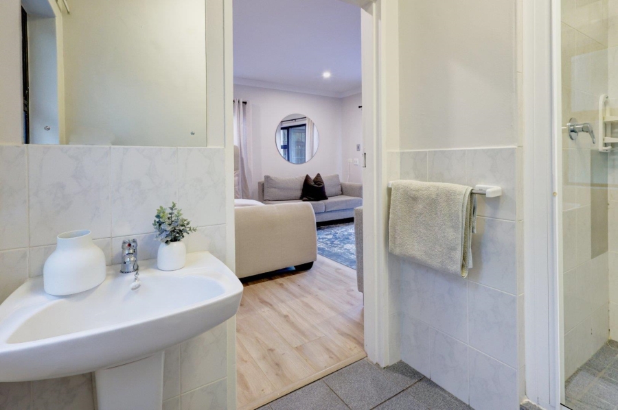 6 Bedroom Property for Sale in Welgemoed Western Cape